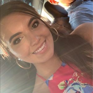 Meet your Posher, Aysha